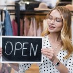 Does social trading on Pocket Option support Azerbaijani users?